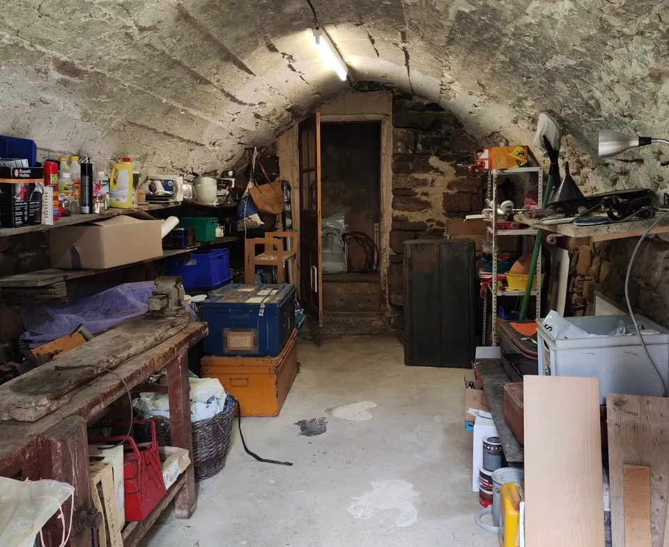 Maison ancienne en pierre avec jardin à Vesc, idéal pour amoureux d’authenticité 