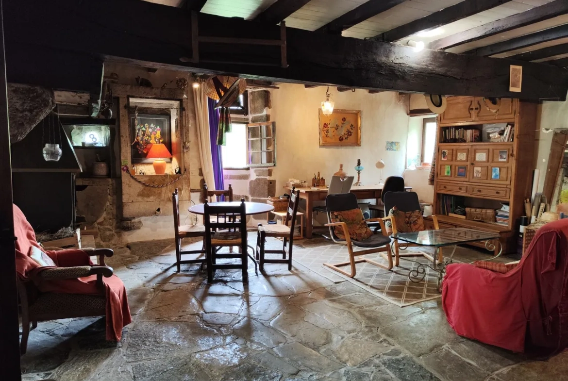 Maison ancienne en pierre avec jardin à Vesc, idéal pour amoureux d’authenticité 