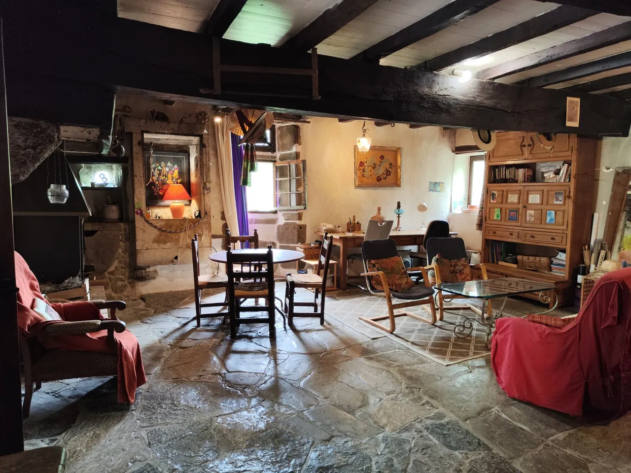 Maison ancienne en pierre avec jardin à Vesc, idéal pour amoureux d’authenticité 