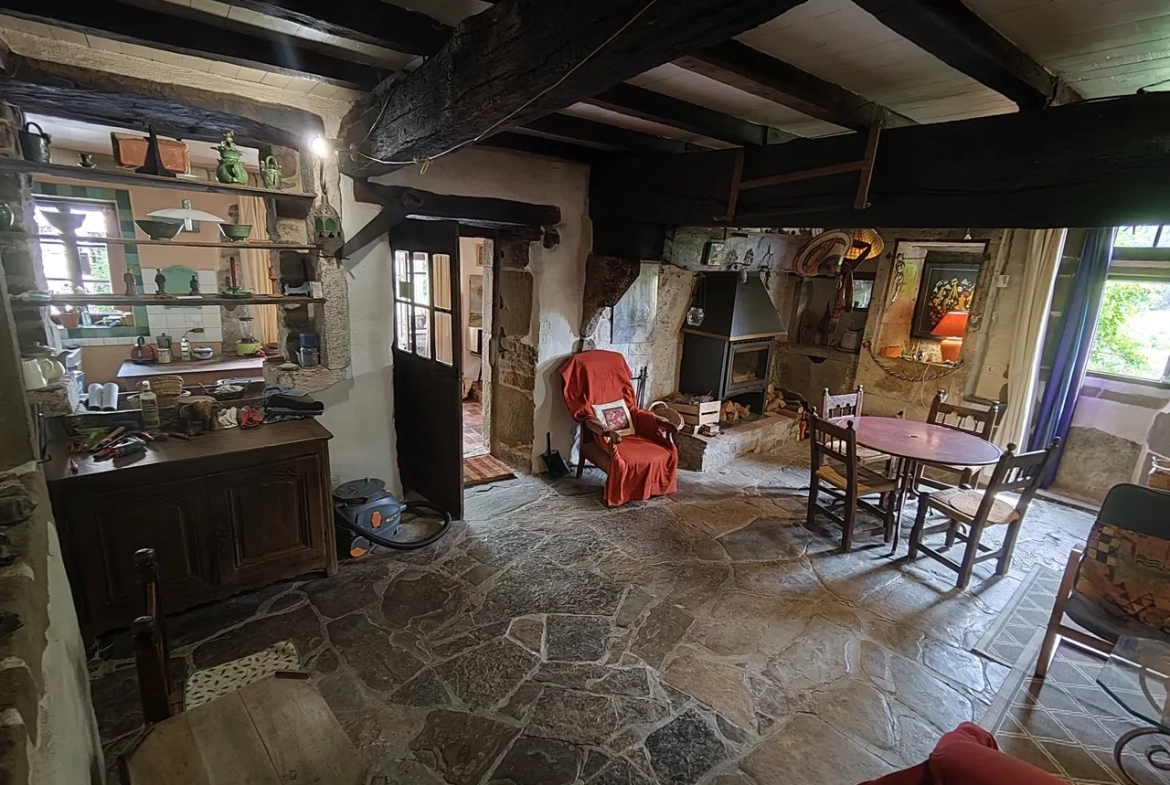 Maison ancienne en pierre avec jardin à Vesc, idéal pour amoureux d’authenticité 