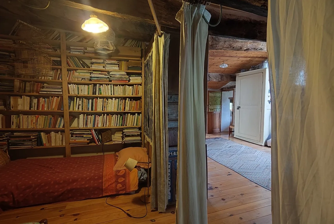 Maison ancienne en pierre avec jardin à Vesc, idéal pour amoureux d’authenticité 