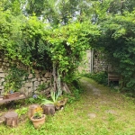 Maison ancienne en pierre avec jardin à Vesc, idéal pour amoureux d’authenticité