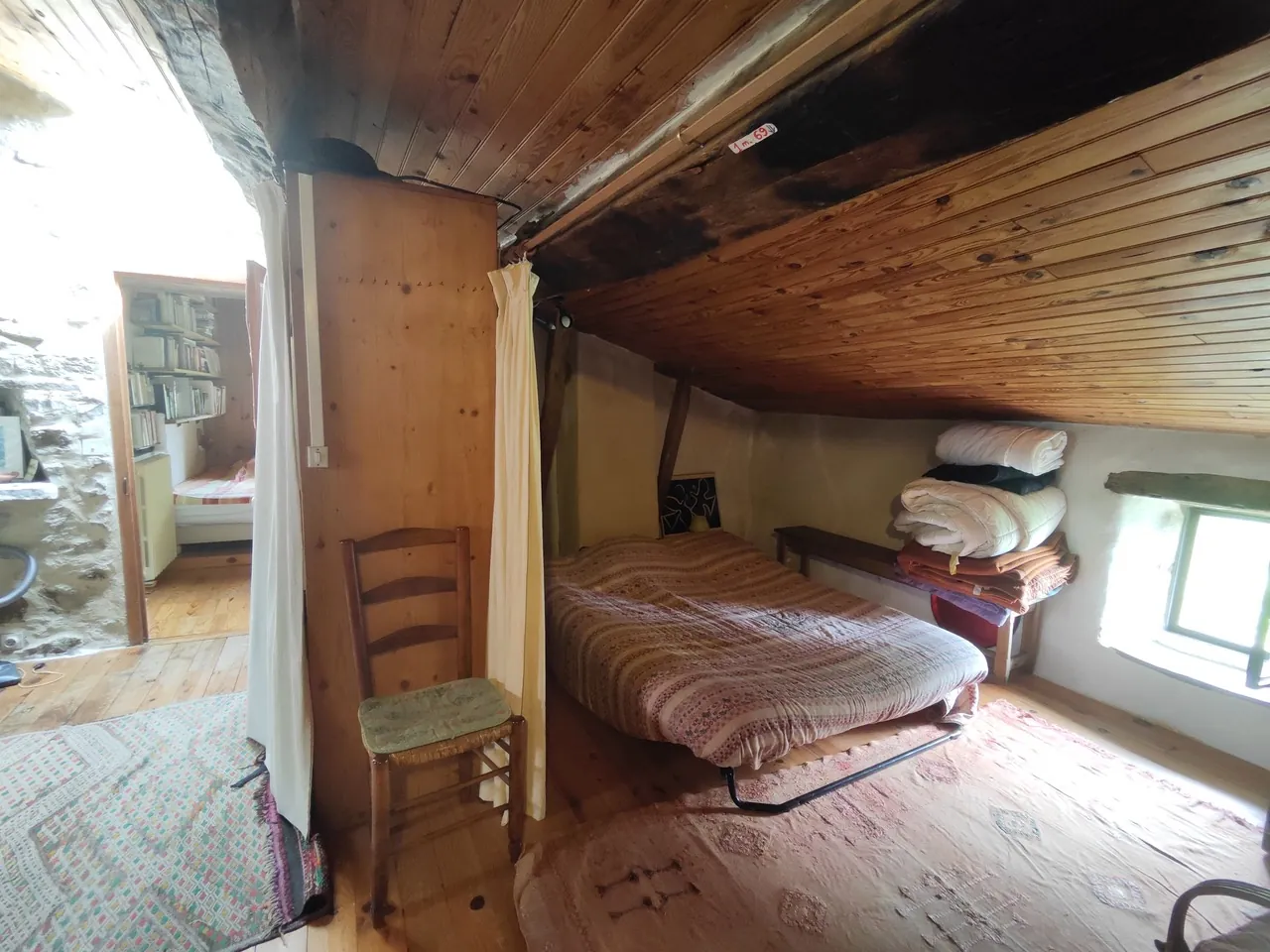 Maison ancienne en pierre avec jardin à Vesc, idéal pour amoureux d’authenticité 