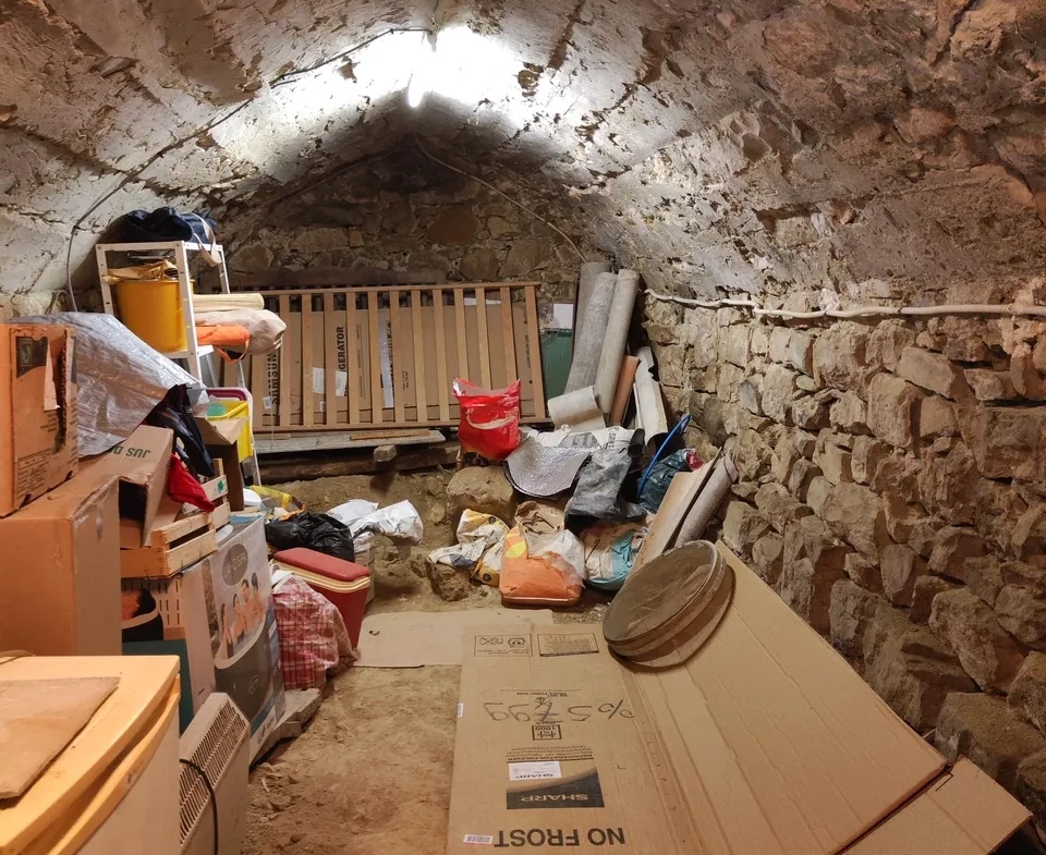Maison ancienne en pierre avec jardin à Vesc, idéal pour amoureux d’authenticité 