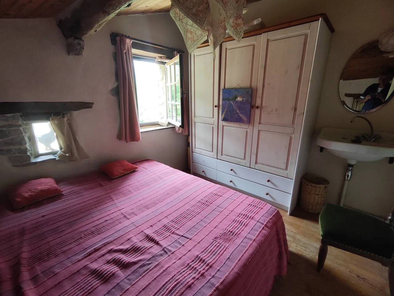 Maison ancienne en pierre avec jardin à Vesc, idéal pour amoureux d’authenticité 