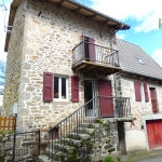 Belle maison auvergnate en pierre à vendre à Marcoles, 3 chambres, garage et cave