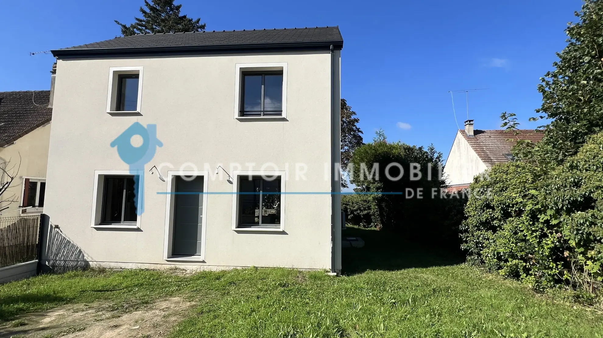 Maison neuve 3 chambres avec jardin à La Ferté-alais - Vente immobilière 