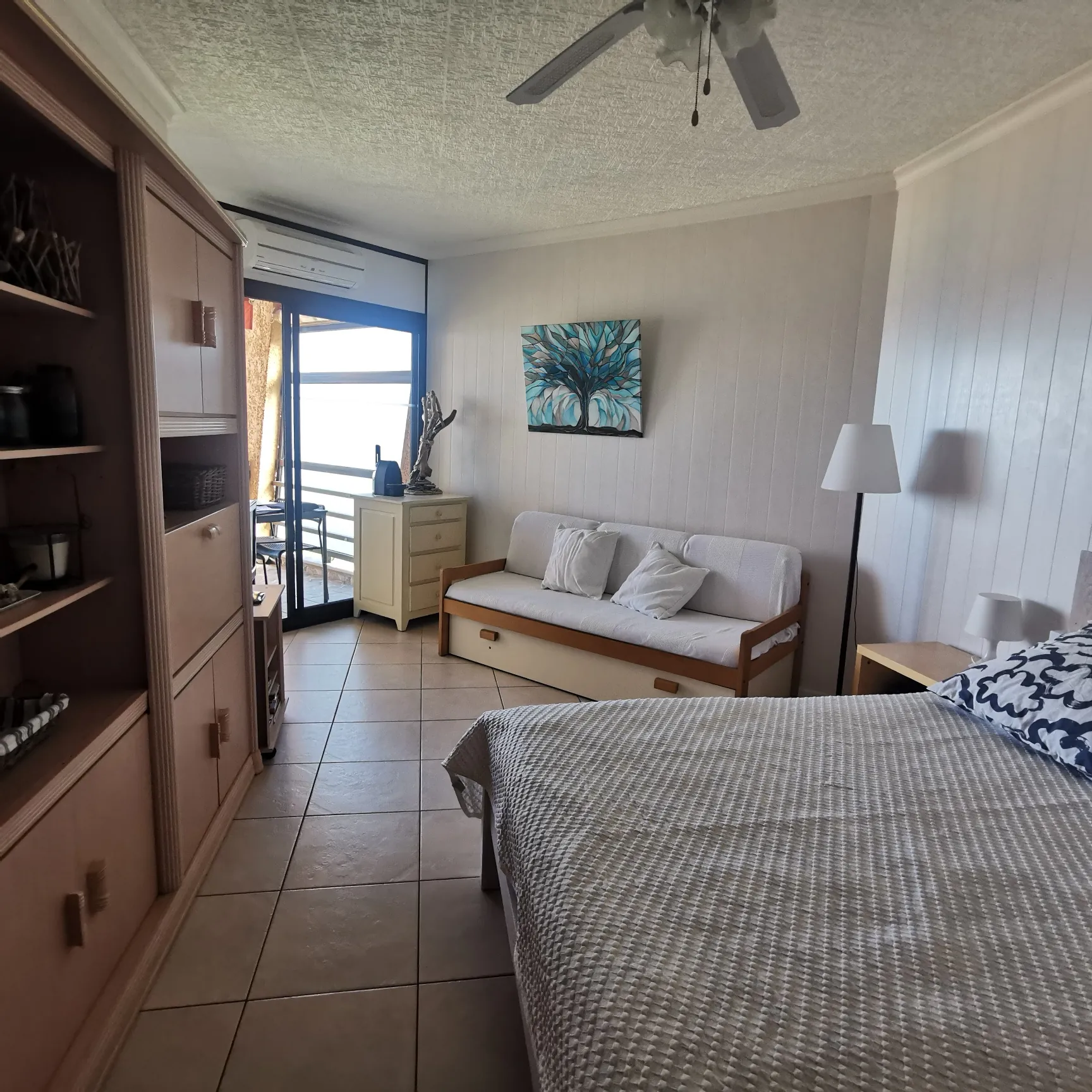 Charmant studio avec vue imprenable sur la mer à Moriani, excellent potentiel locatif 