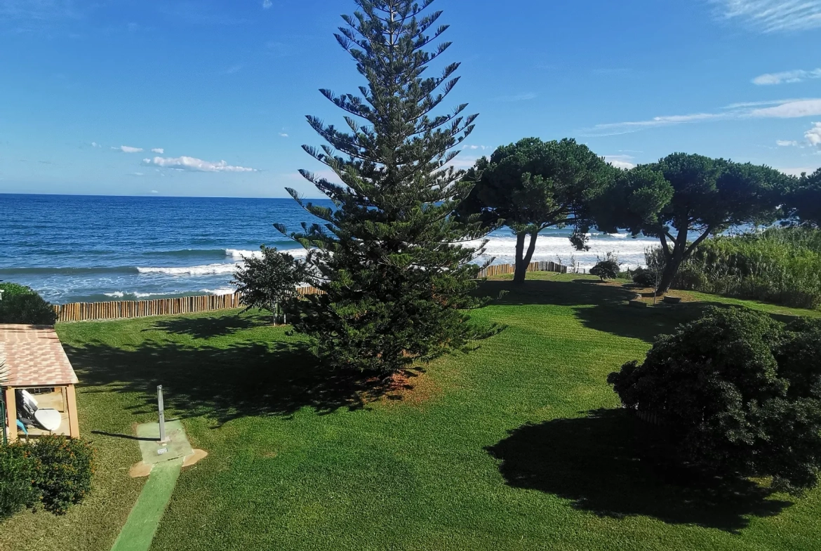 Charmant studio avec vue imprenable sur la mer à Moriani, excellent potentiel locatif 