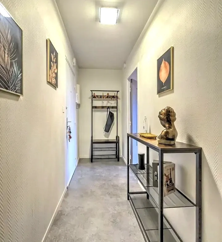 Studio meublé de 36 m² à Limoges, secteur Ester - Bois de la Bastide, avec parking sécurisé 