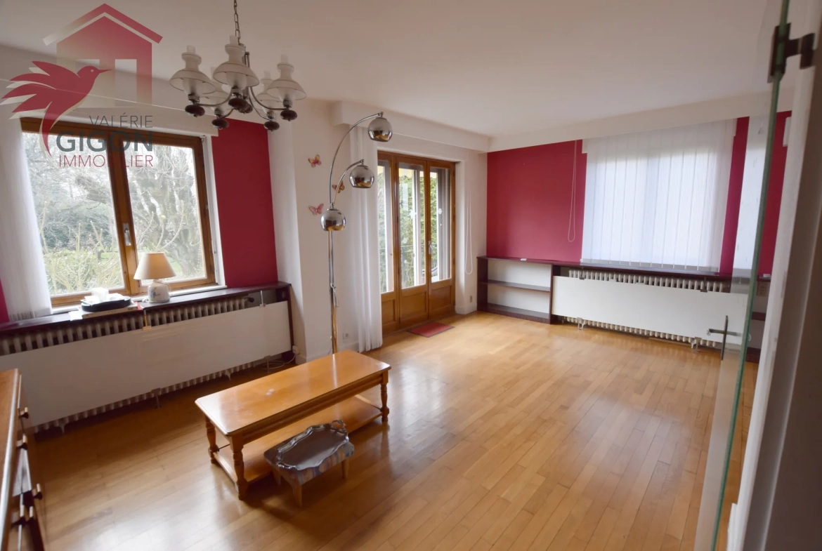 Maison lumineuse à Montbéliard avec jardin et garage - 73 m² 