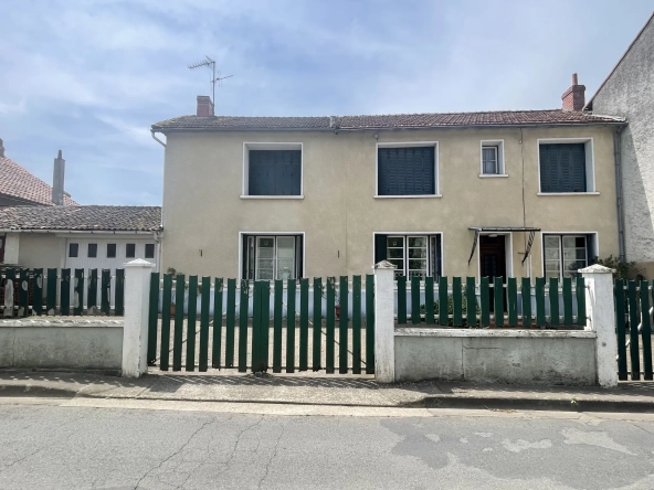Maison à rénover de 124 m² proche de Poitiers à Latille
