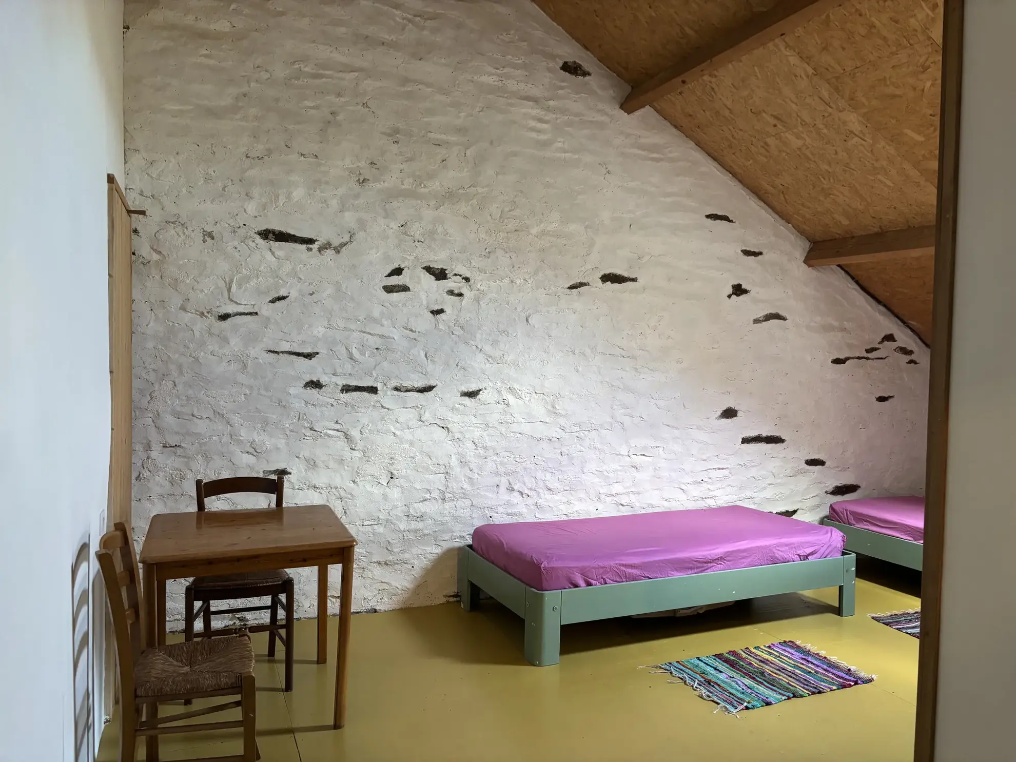 Domaine unique à Préveranges avec maison, bâtiments et terres, environnement naturel exceptionnel 