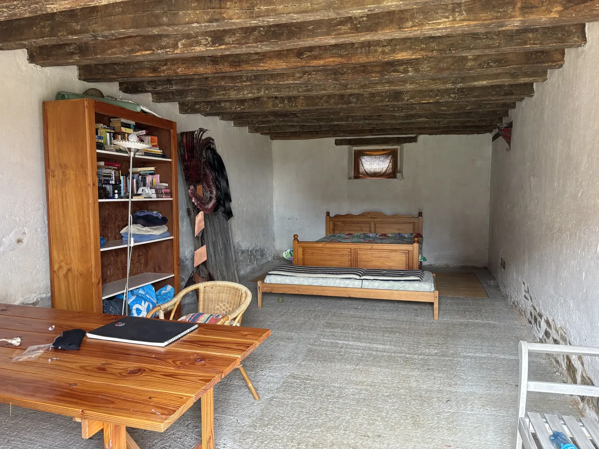 Domaine unique à Préveranges avec maison, bâtiments et terres, environnement naturel exceptionnel 