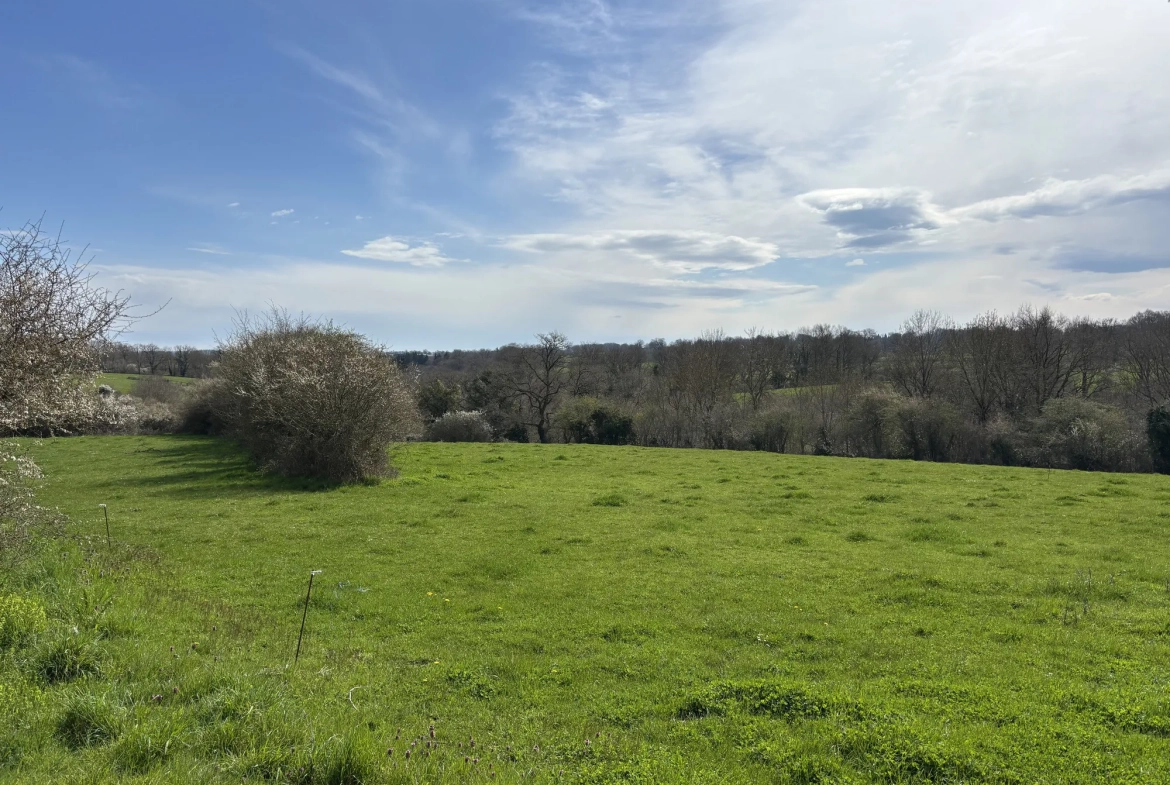 Domaine unique à Préveranges avec maison, bâtiments et terres, environnement naturel exceptionnel 