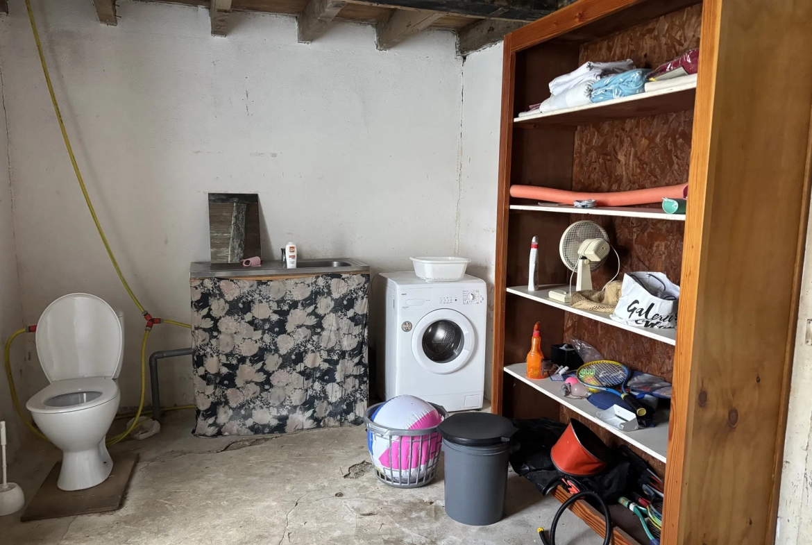 Domaine unique à Préveranges avec maison, bâtiments et terres, environnement naturel exceptionnel 