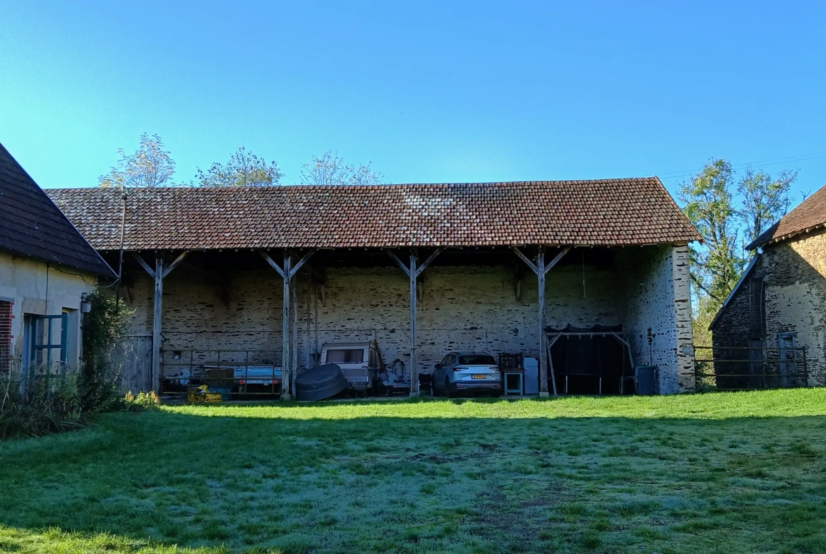 Domaine unique à Préveranges avec maison, bâtiments et terres, environnement naturel exceptionnel 