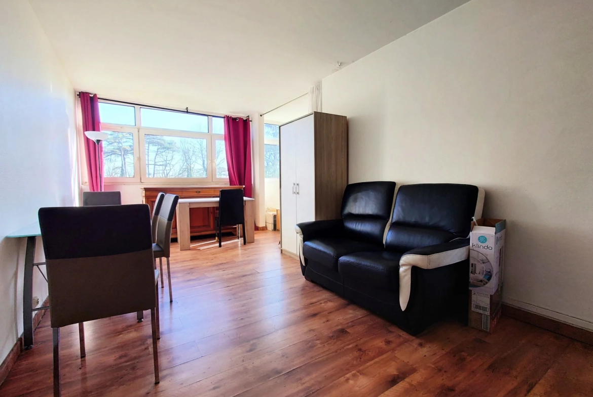 Appartement lumineux de 3 chambres à Évry - Investissement locatif idéal 