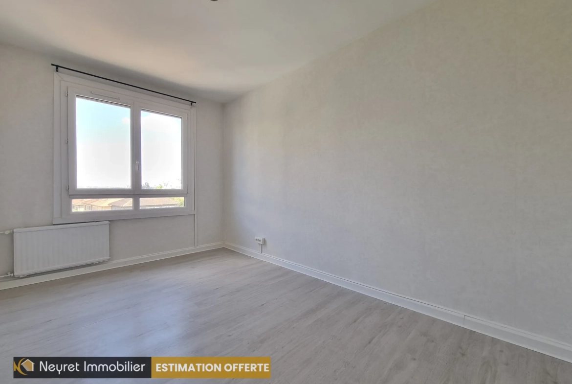Appartement T4 rénové avec balcon et cave à Limas près du Parc Vermorel 