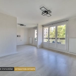 Appartement T4 rénové avec balcon et cave à Limas près du Parc Vermorel