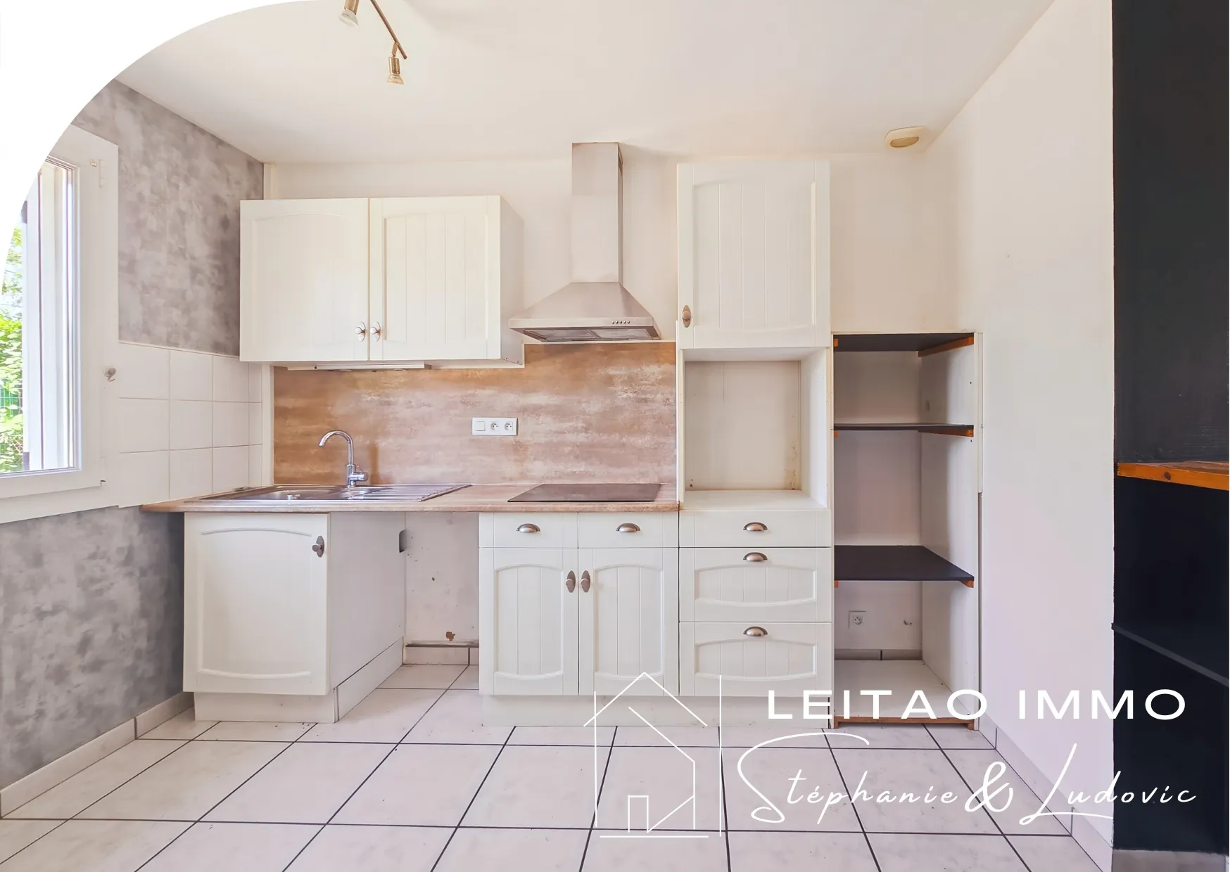 Maison individuelle de 80 m² avec jardin et piscine à Busque 
