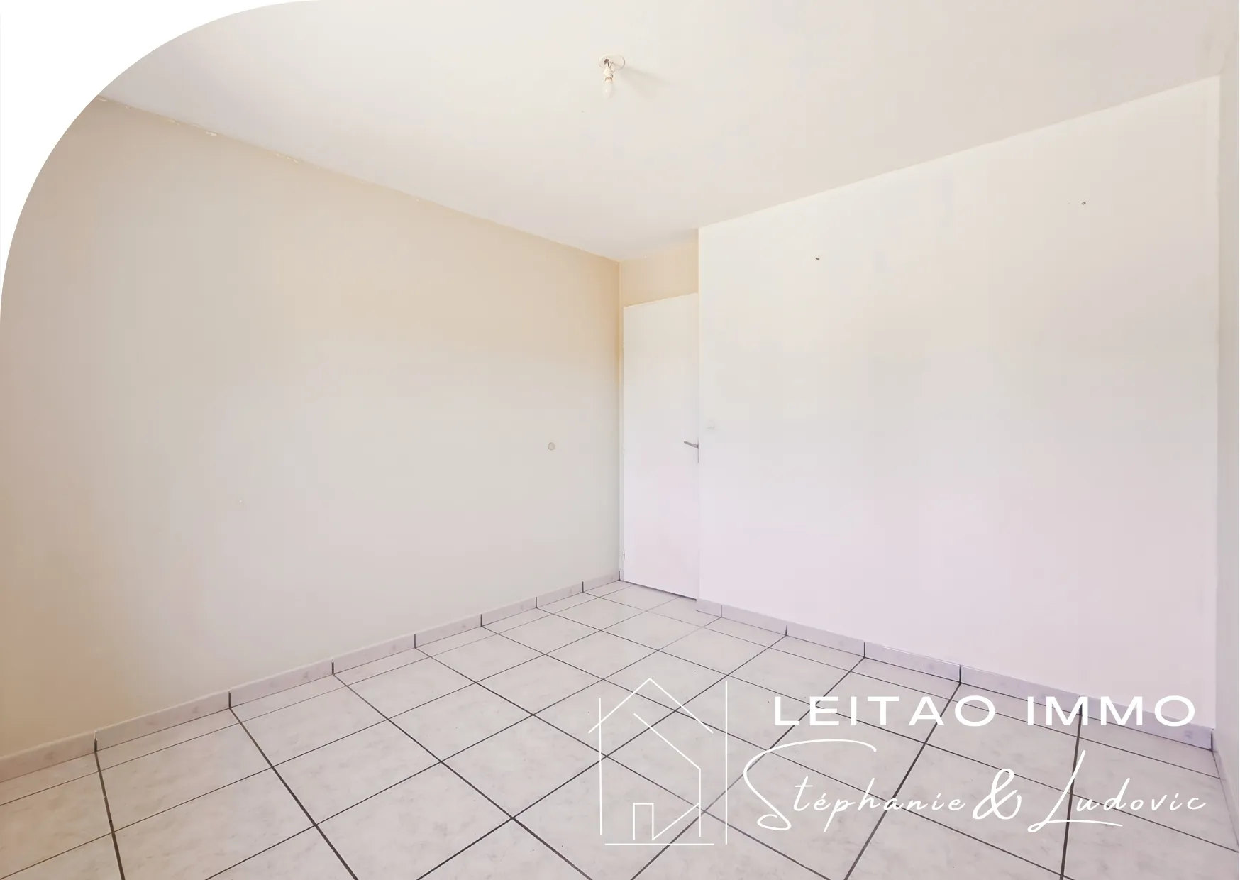 Maison individuelle de 80 m² avec jardin et piscine à Busque 