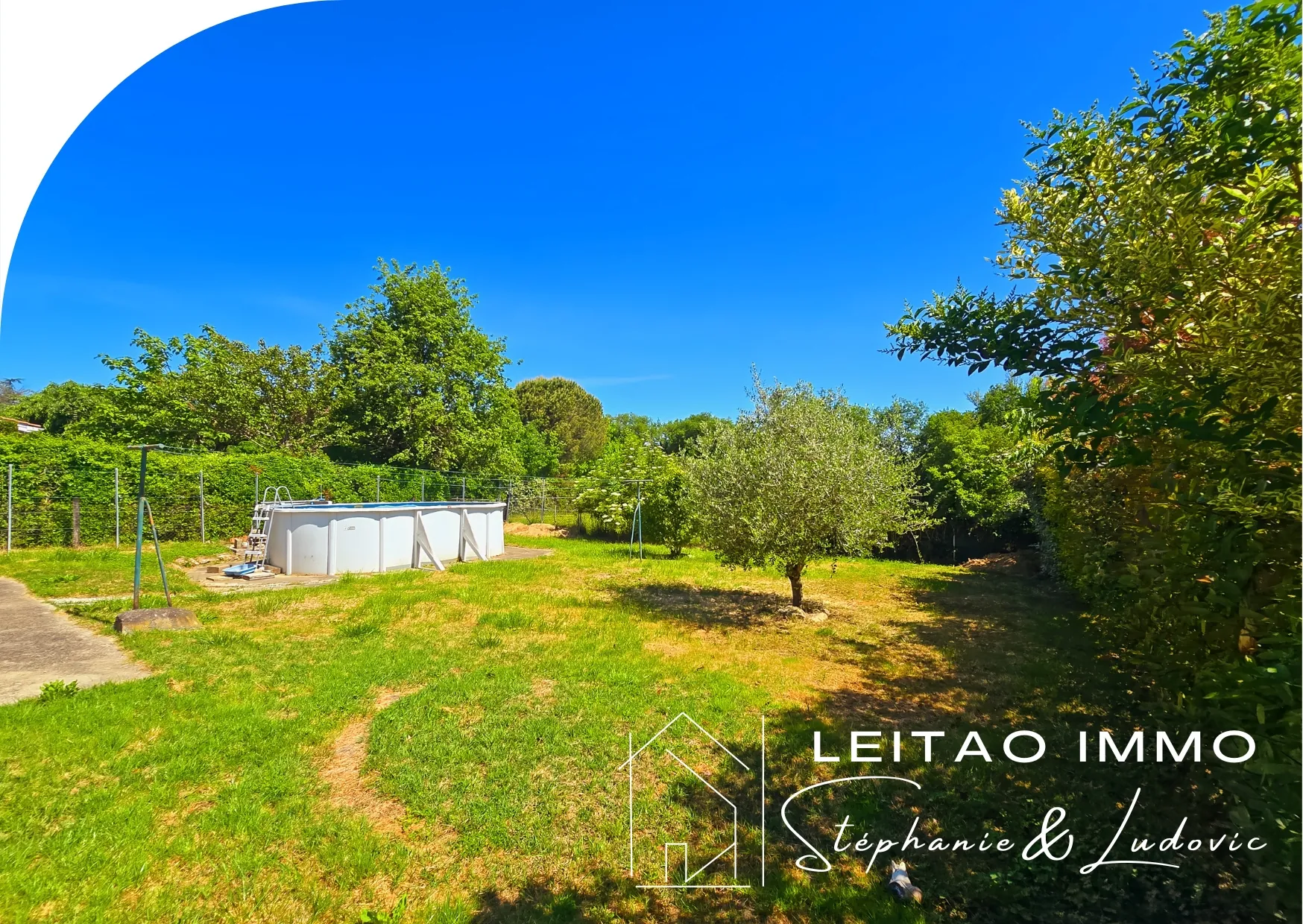 Maison individuelle de 80 m² avec jardin et piscine à Busque 