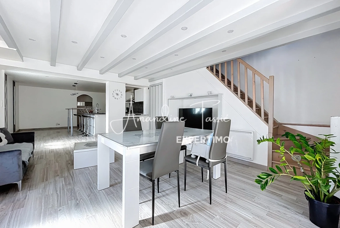 Maison avec vue exceptionnelle sur le roc Nantais à Nant - 3 chambres, jardin et confort moderne 