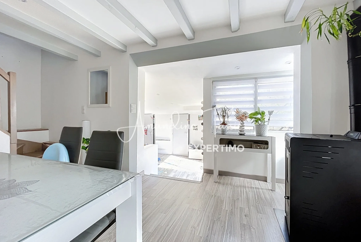 Maison avec vue exceptionnelle sur le roc Nantais à Nant - 3 chambres, jardin et confort moderne 