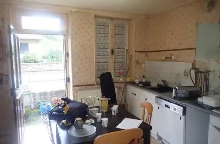 Maison T4 à vendre à Commentry - Vente aux enchères à partir de 40 000 € 