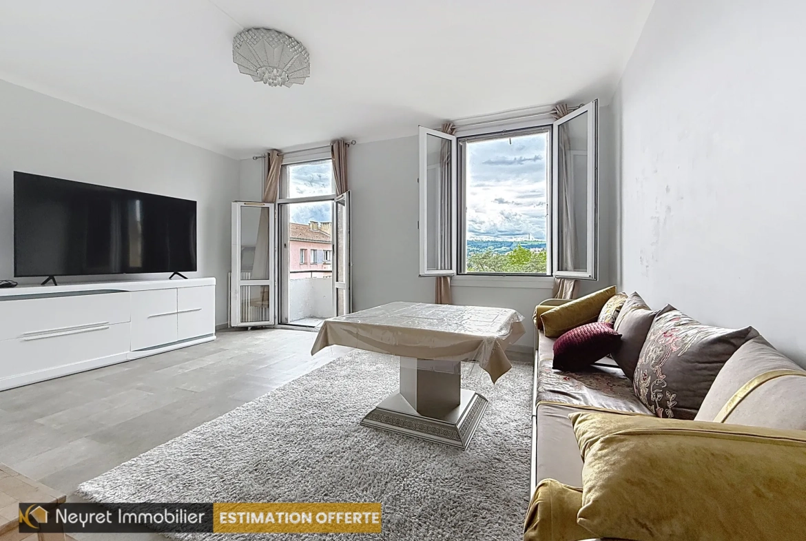 Appartement T4 à Saint-Étienne Montplaisir avec balcon et cave 