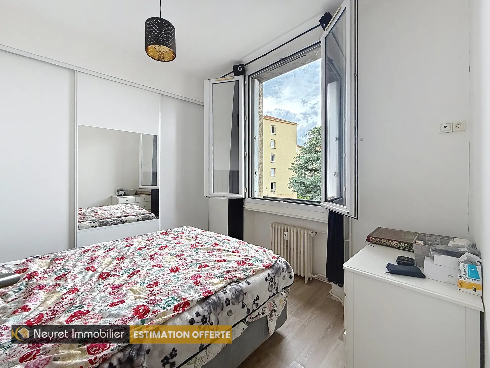 Appartement T4 à Saint-Étienne Montplaisir avec balcon et cave 