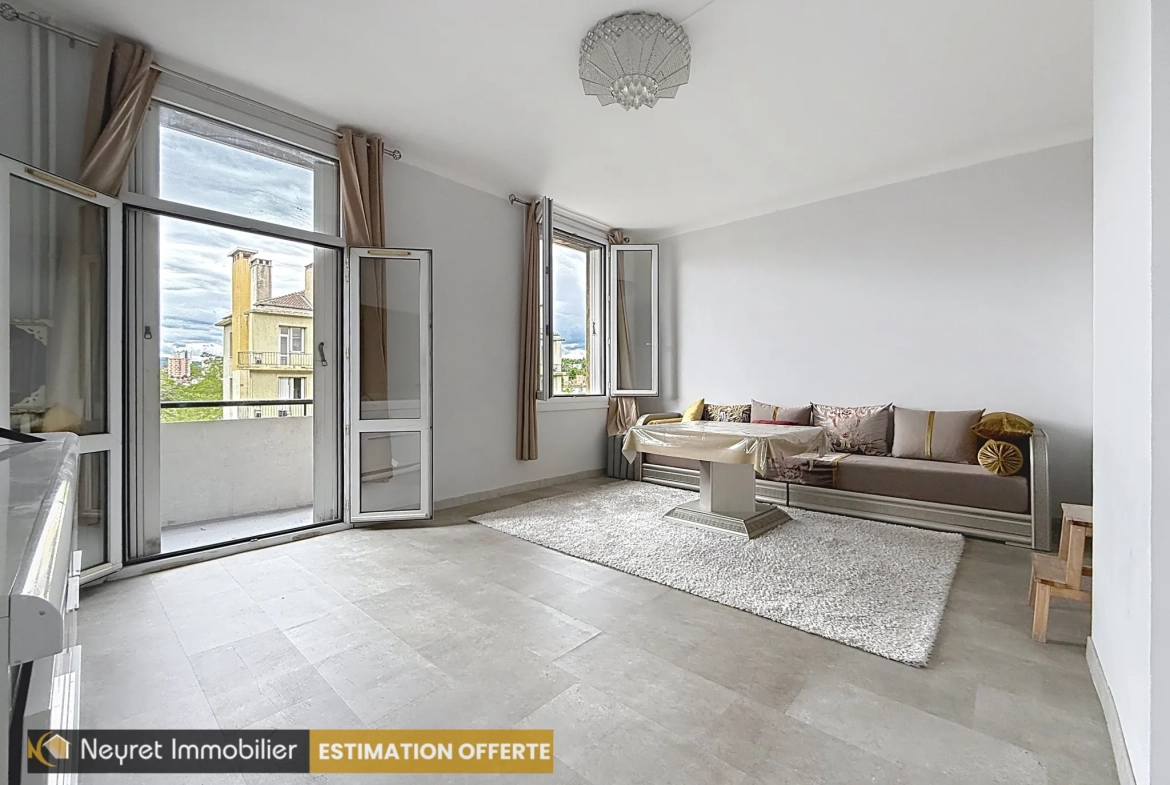 Appartement T4 à Saint-Étienne Montplaisir avec balcon et cave 