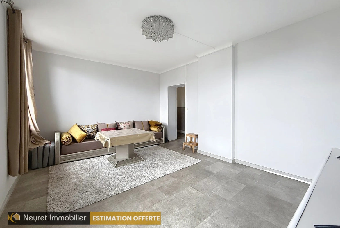 Appartement T4 à Saint-Étienne Montplaisir avec balcon et cave 