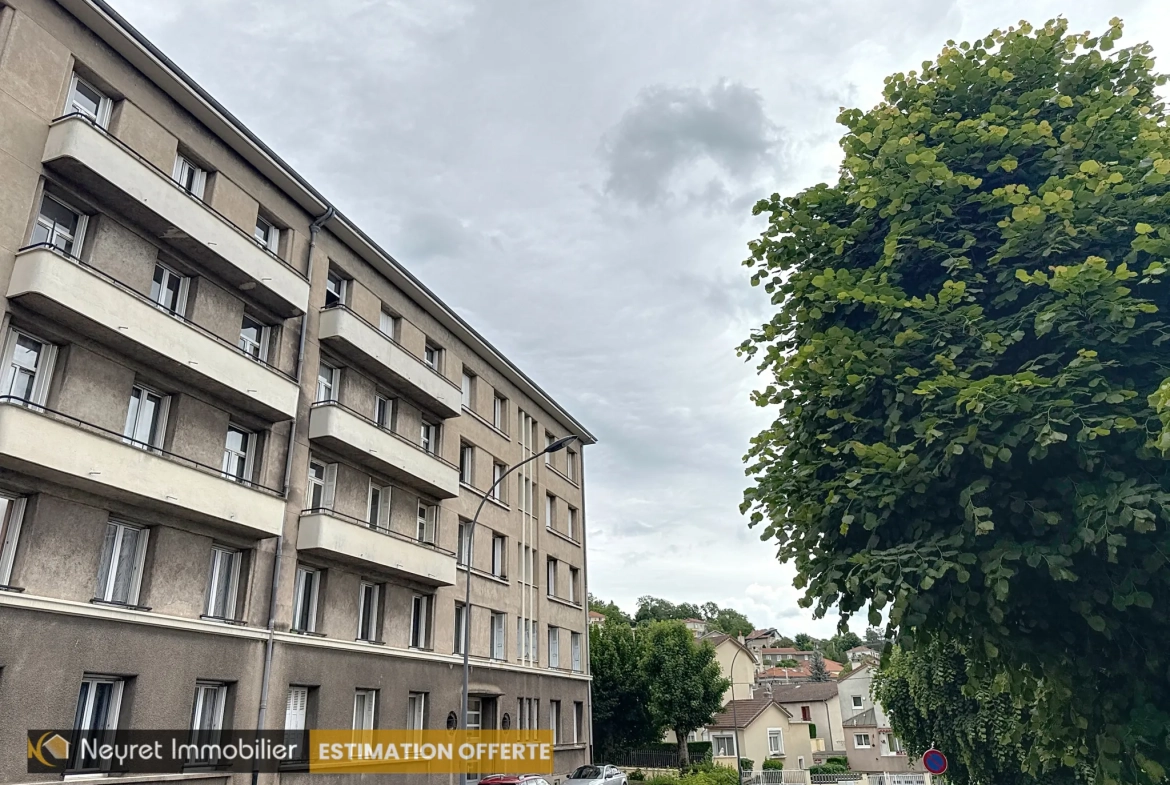 Appartement T4 à Saint-Étienne Montplaisir avec balcon et cave 
