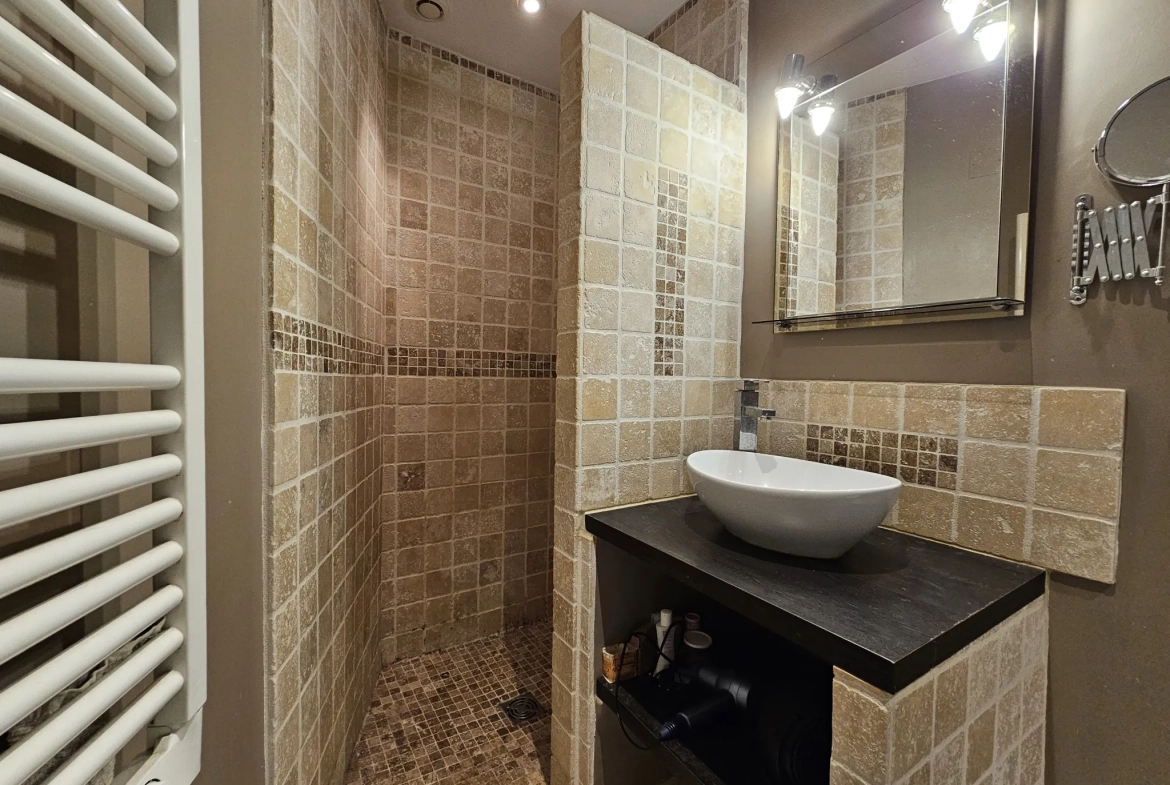 Maison ancienne de 110 m² avec cour privée dans le Luberon 