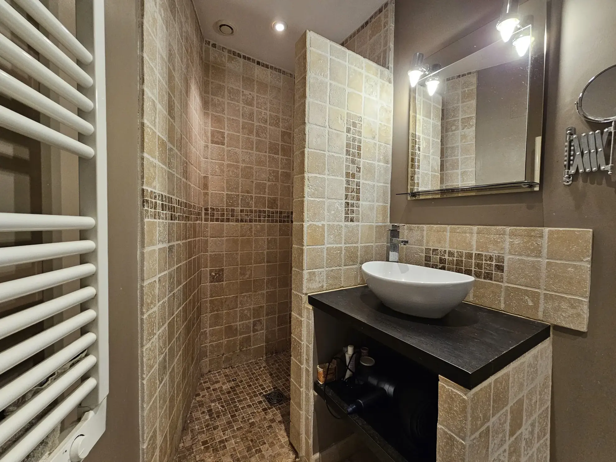 Maison ancienne de 110 m² avec cour privée dans le Luberon 