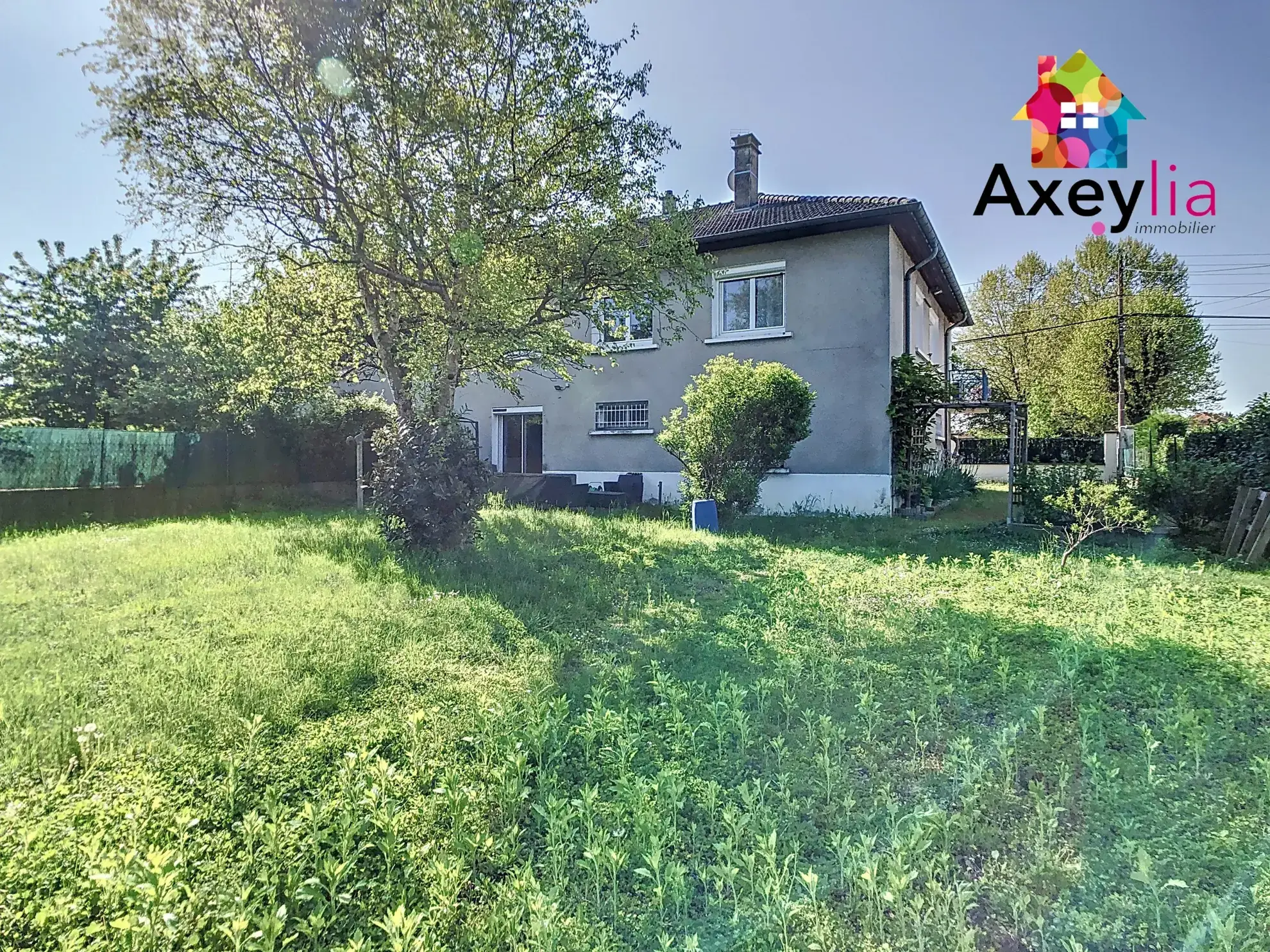 Maison 4 chambres avec terrain à Roanne, rénovée et spacieuse 