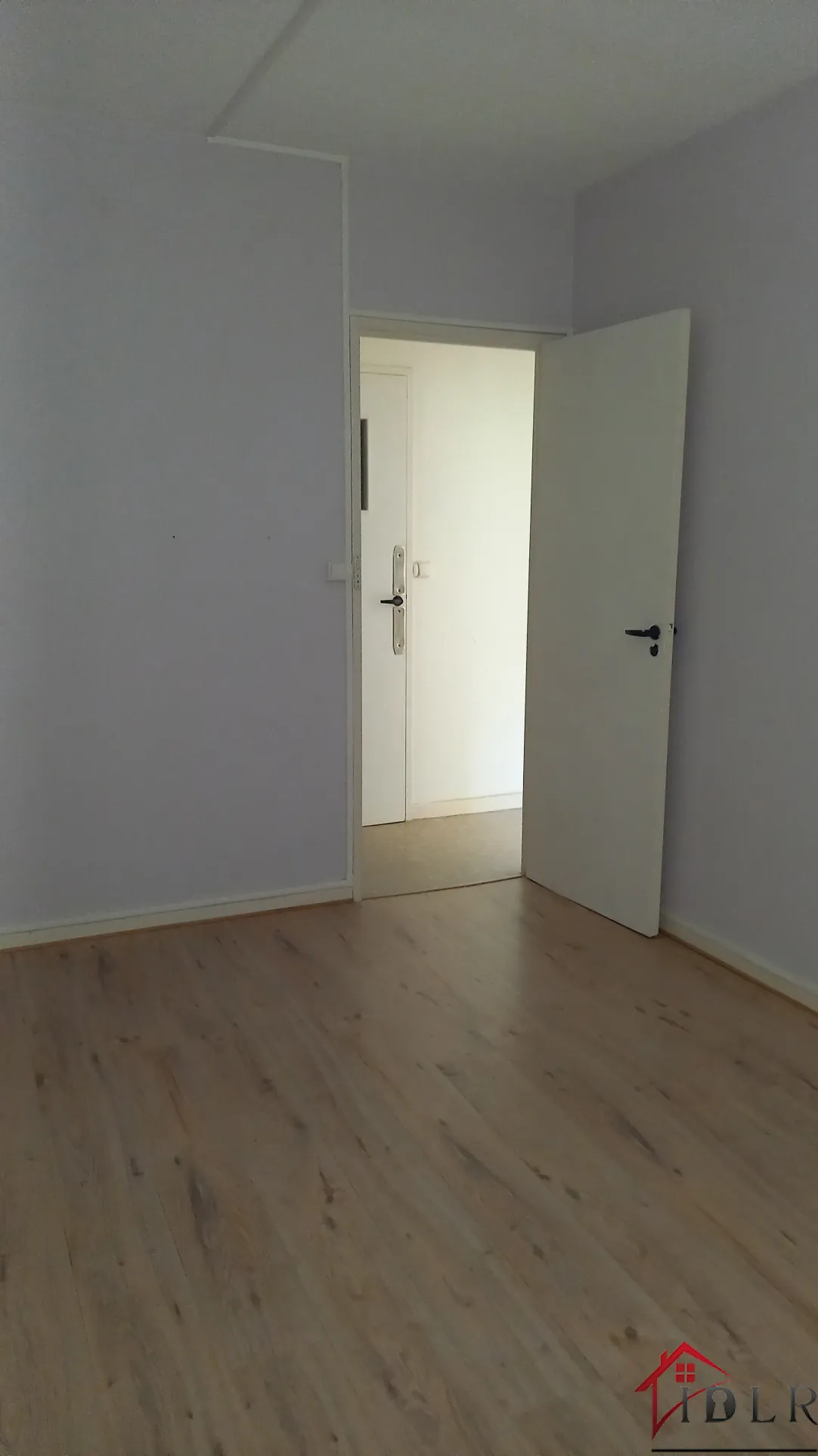 Appartement 3 pièces à Lons-le-Saunier avec terrasse, parking et cave 