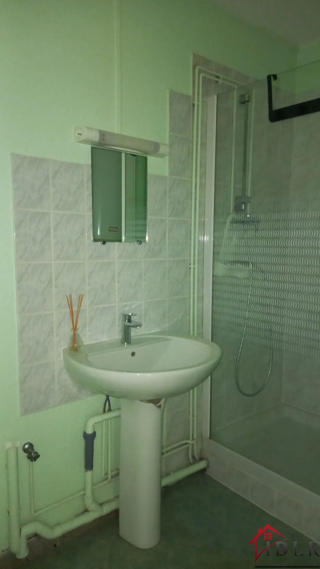 Appartement 3 pièces à Lons-le-Saunier avec terrasse, parking et cave 