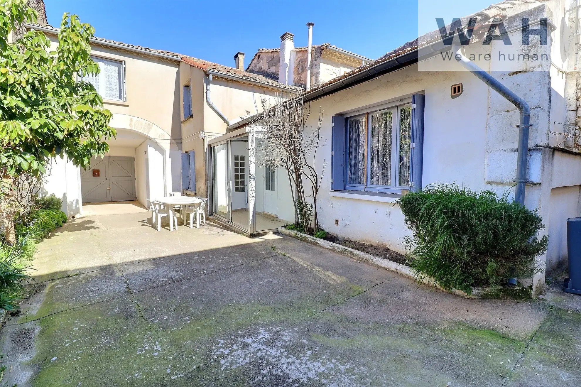 Maison de village 7 pièces à Lunel-Viel avec potentiel de rénovation 