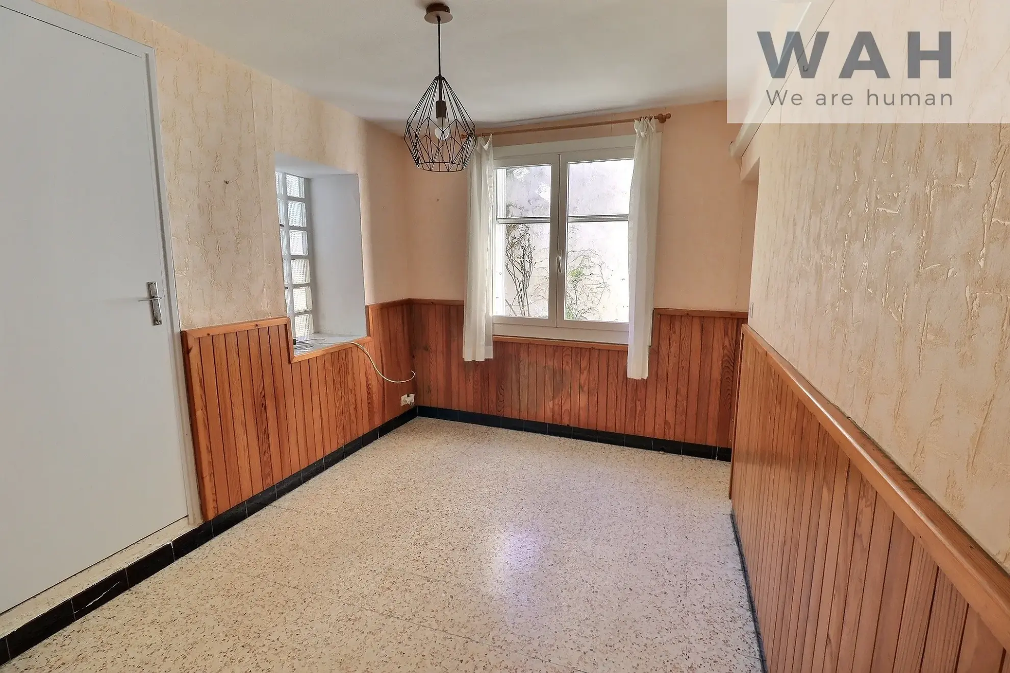 Maison de village 7 pièces à Lunel-Viel avec potentiel de rénovation 