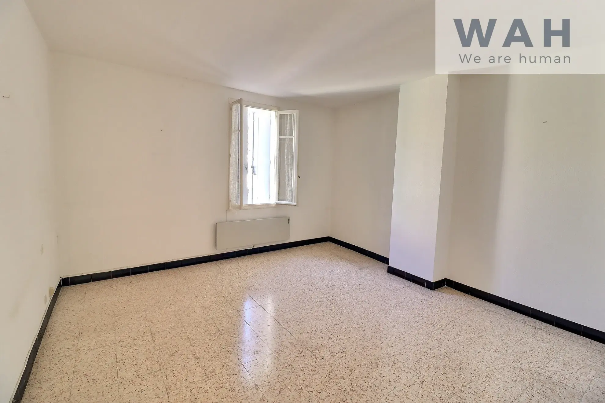 Maison de village 7 pièces à Lunel-Viel avec potentiel de rénovation 