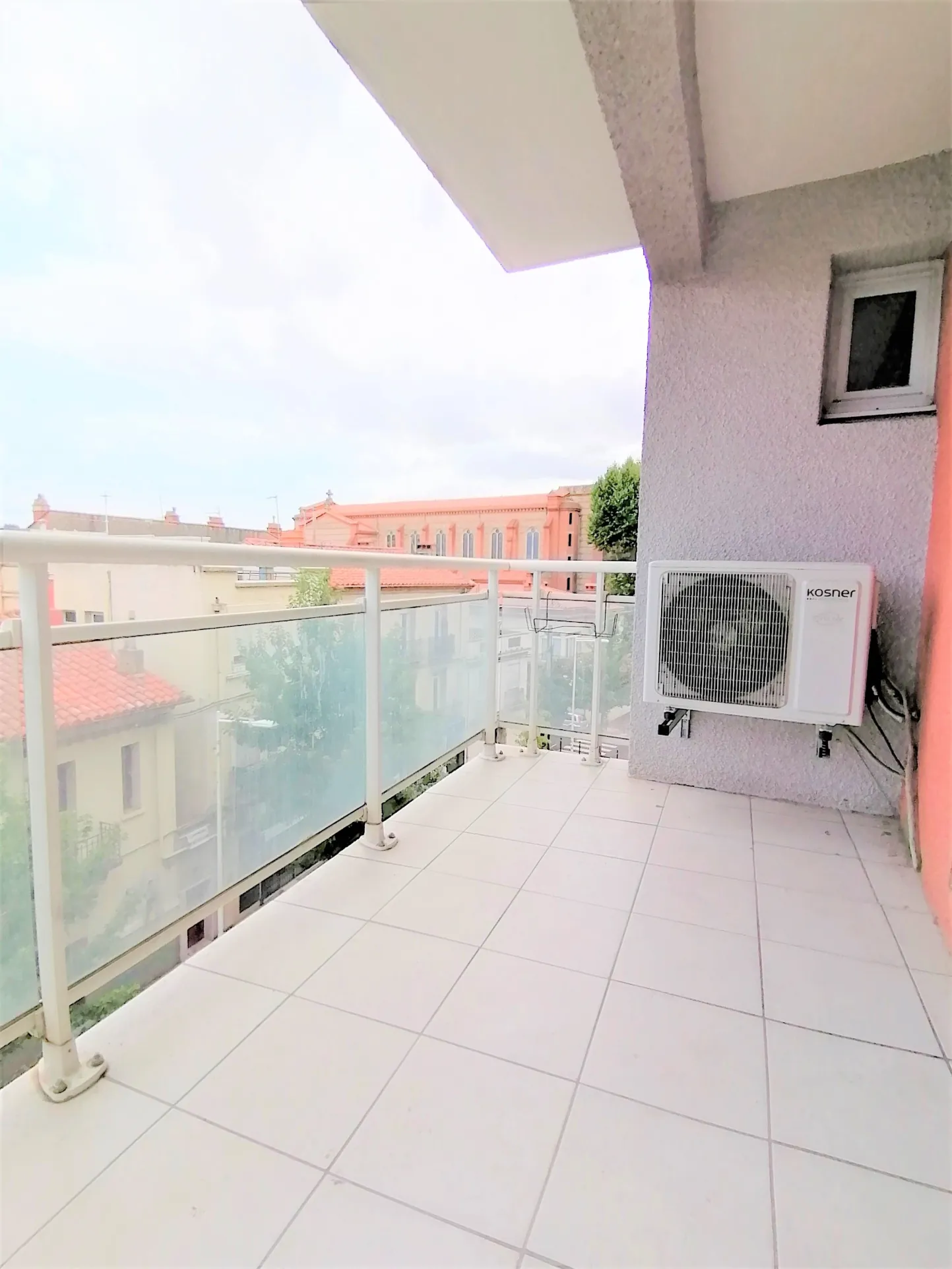 Appartement T3 avec terrasse, parking et cave à Perpignan, Saint Martin 