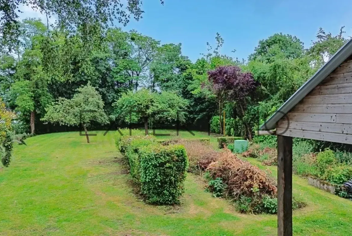Belle parcelle constructible de 1271 m² à VACOGNES NEUILLY avec bâtiment et électricité 
