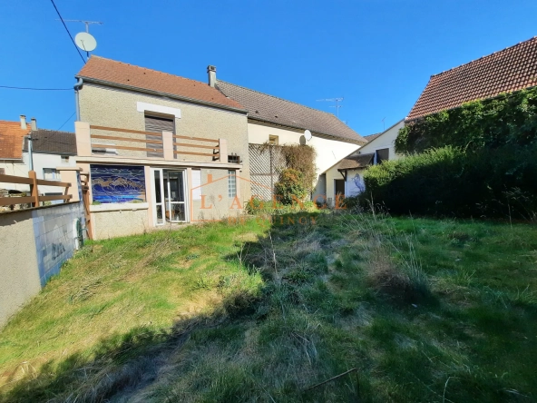 Charmante maison de 98 m² avec jardin et garage à Quincy-Voisins