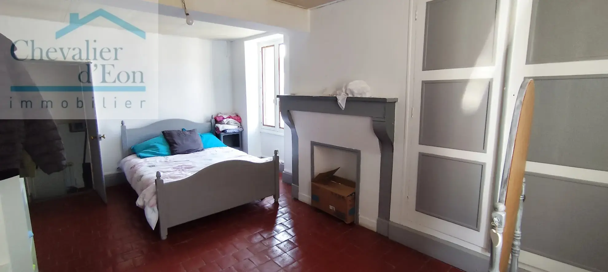 Vend maison à Ancy-le-Franc avec cour et jardin, 2 chambres, habitable immédiatement 