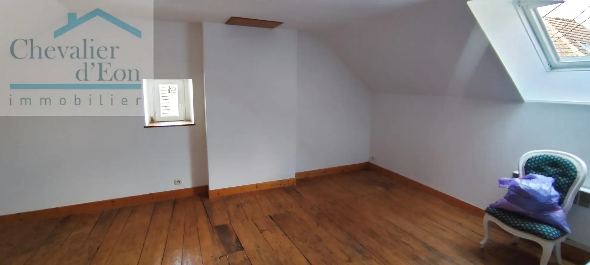 Vend maison à Ancy-le-Franc avec cour et jardin, 2 chambres, habitable immédiatement 