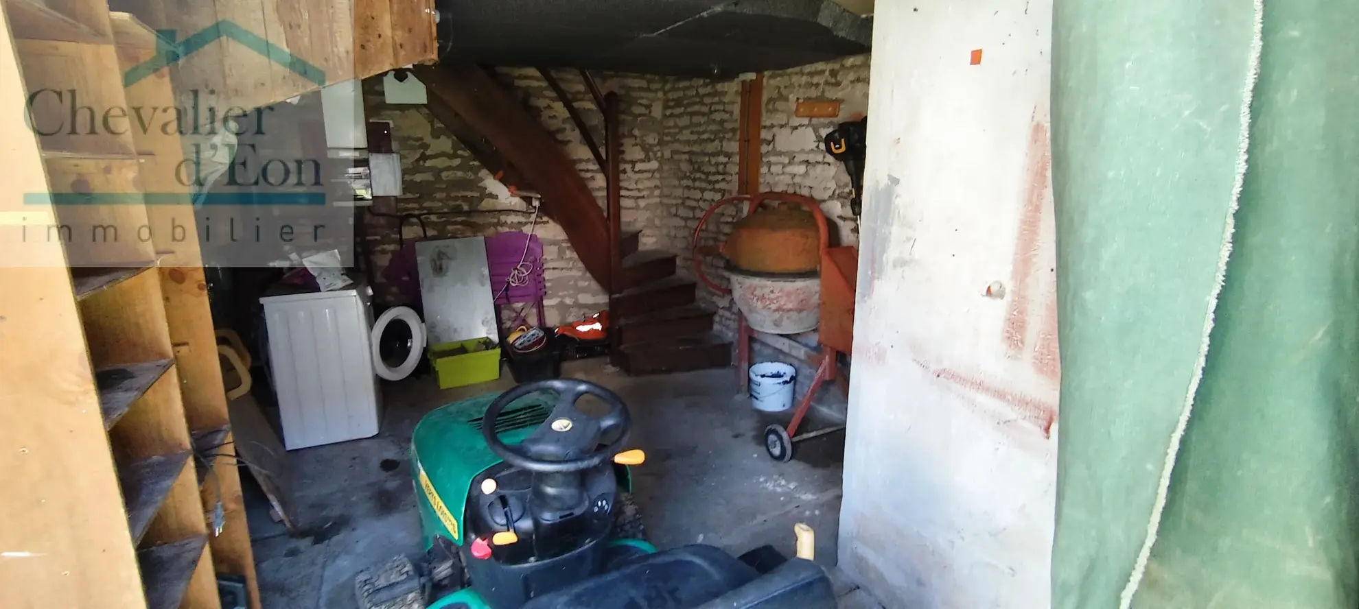 Vend maison à Ancy-le-Franc avec cour et jardin, 2 chambres, habitable immédiatement 