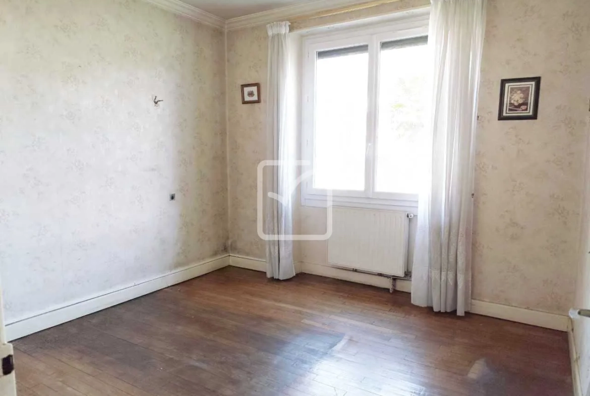 Charmante maison en pierre avec jardin à Brive-la-Gaillarde 